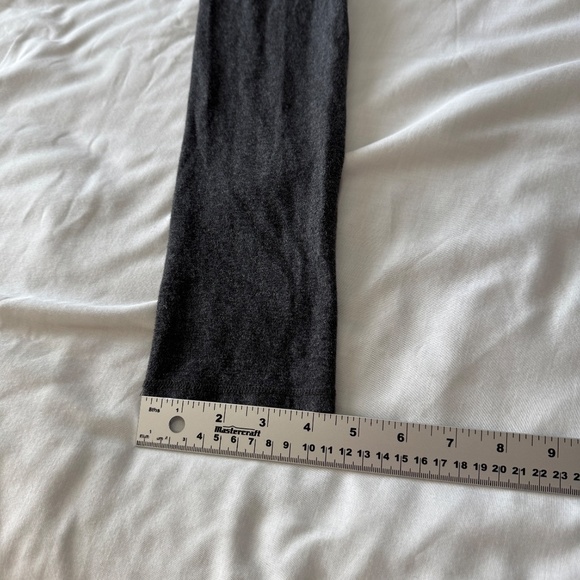 Hue Women's Athletic Pull-On Yoga Legging Activewear Pant Gray Size Small Casual - Picture 9 of 10